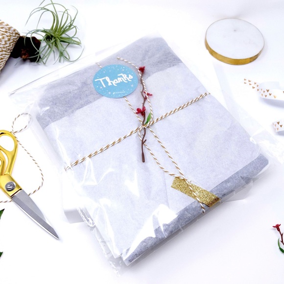 50 10X13 Clear Adhesive Bags PRICE IS FIRM - Picture 2 of 3